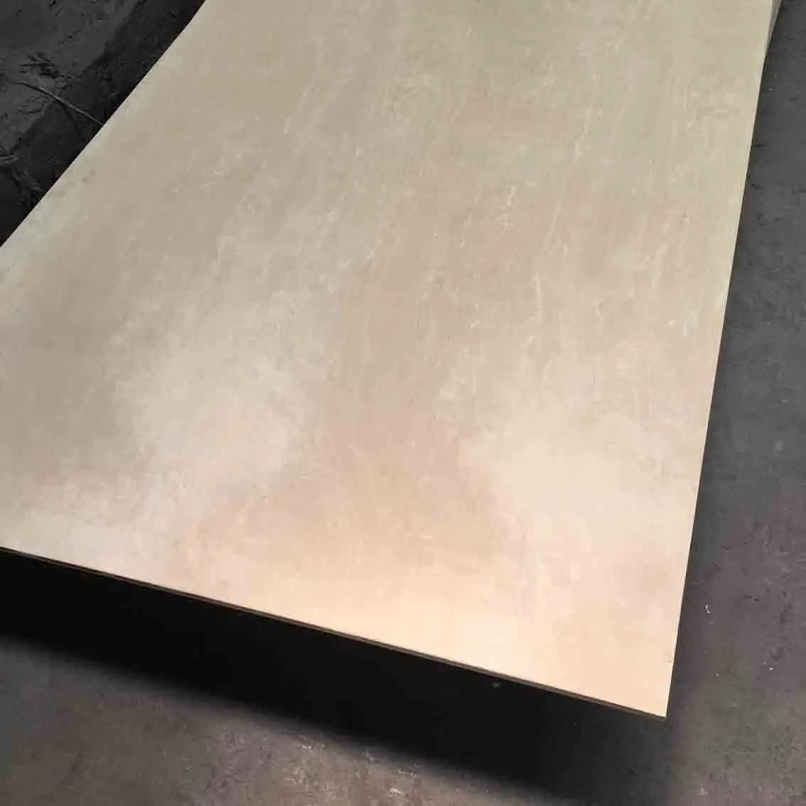 Laminated birch plywood 3-70 mm birch laminated veneer commercial plywood for furniture